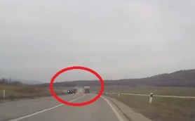 Accident frontal VIOLENT pe traseul Chișinău-Bălți, surprins de camera de bord al unui șofer